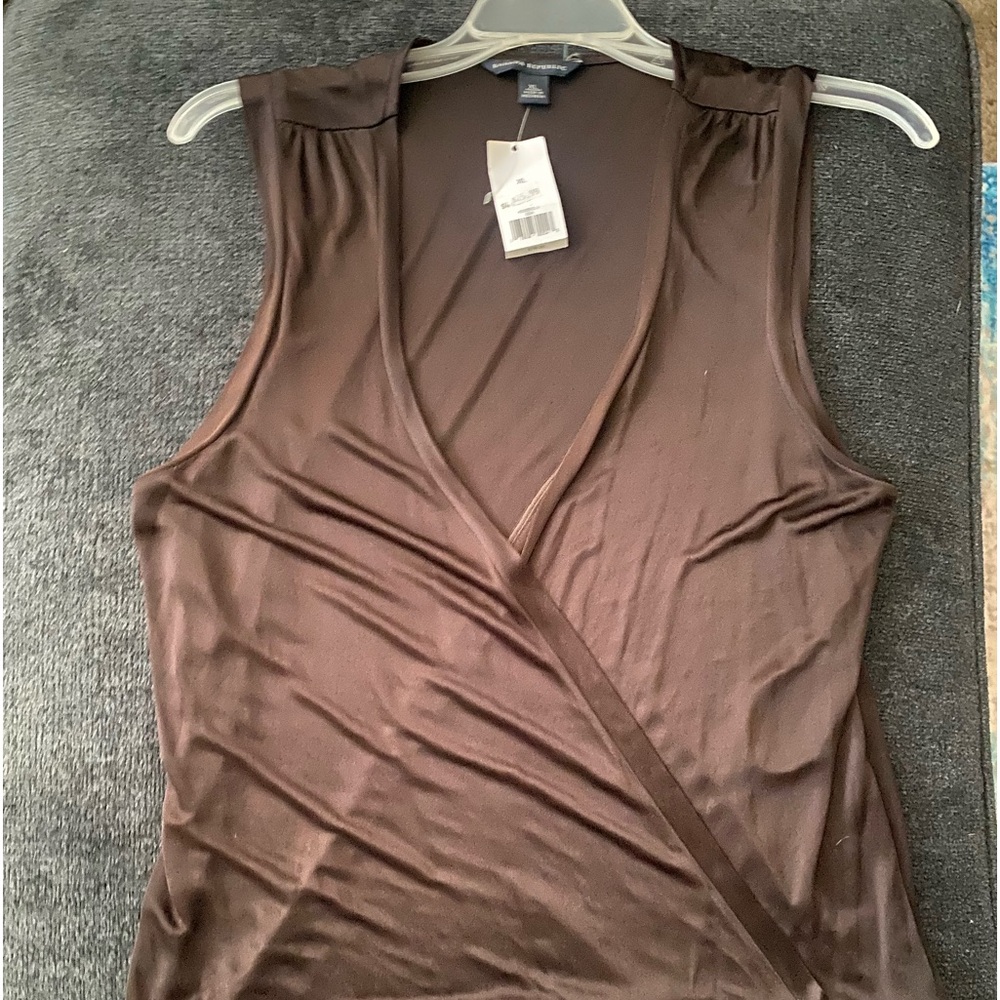 Banana Republic top. Size XL. New with tags. 100% rayon. Super cute! Brown